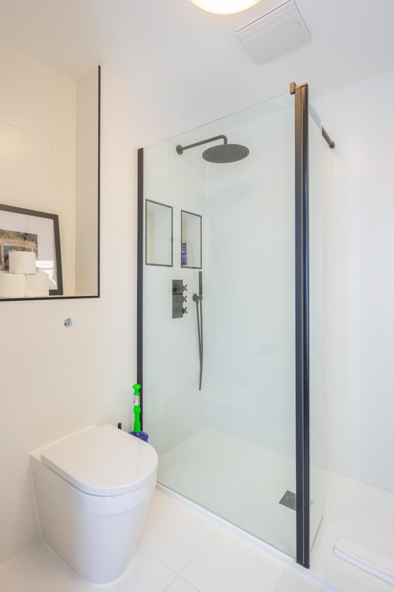 Stylish 1 Bedroom Apartment In Holborn In A Great Location Лондон Экстерьер фото